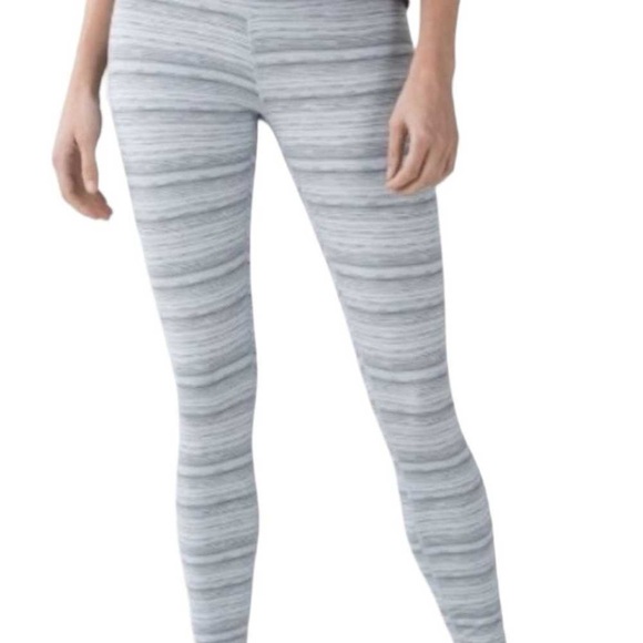 NWOT Lululemon High Times Cyber Stripe Silver Fox Gray Size 4 - Picture 9 of 10